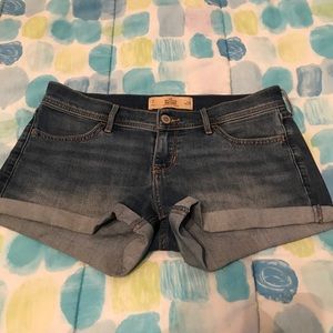 Hollister Mid Shorts